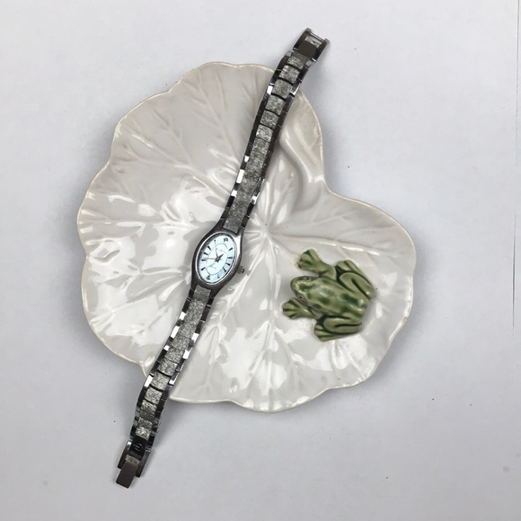 Elgin vintage silver tone blue watch diamond Japan
